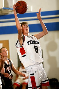 开云体育官网登入-各大豪门主帅战术风格全面对比，各大豪门球衣